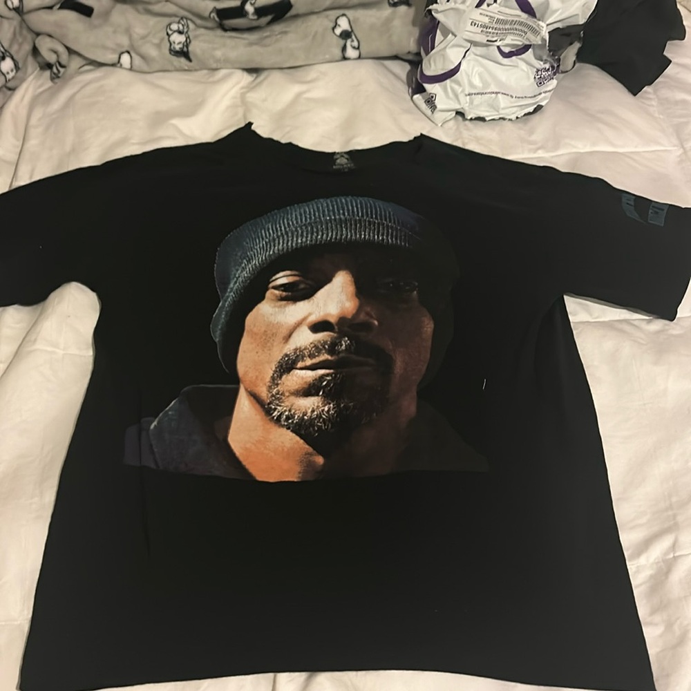 Snoop dog black large t shirt cut neck